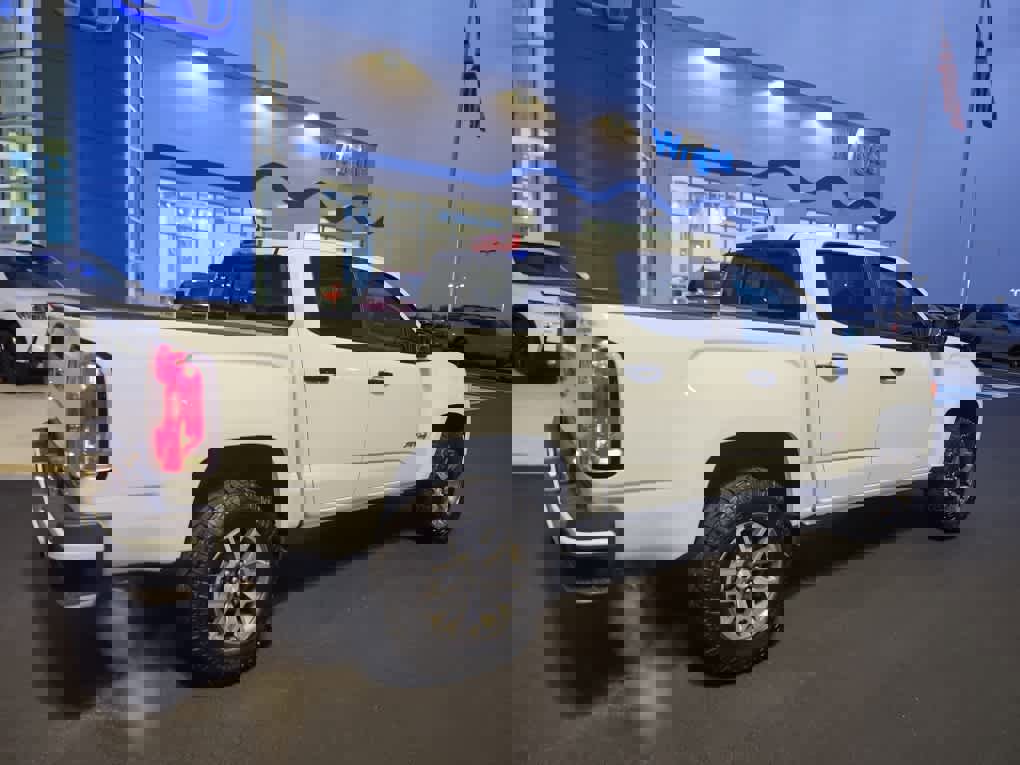 Used 2022 GMC Canyon AT4 w/ Trailering Package image 2