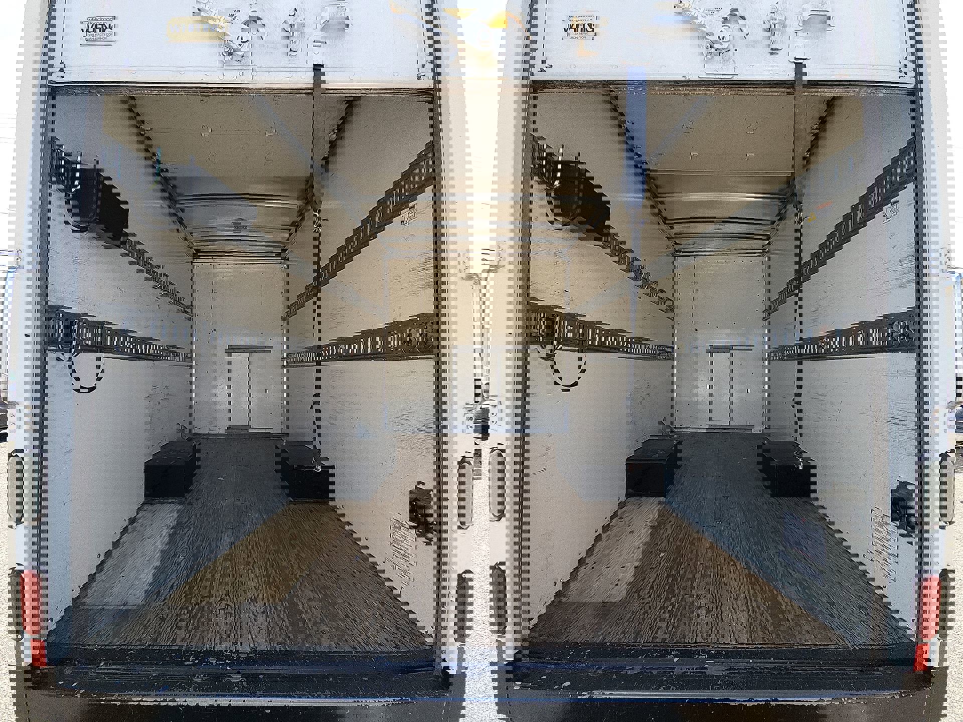 Used 2017 Chevrolet Express 3500 image 17