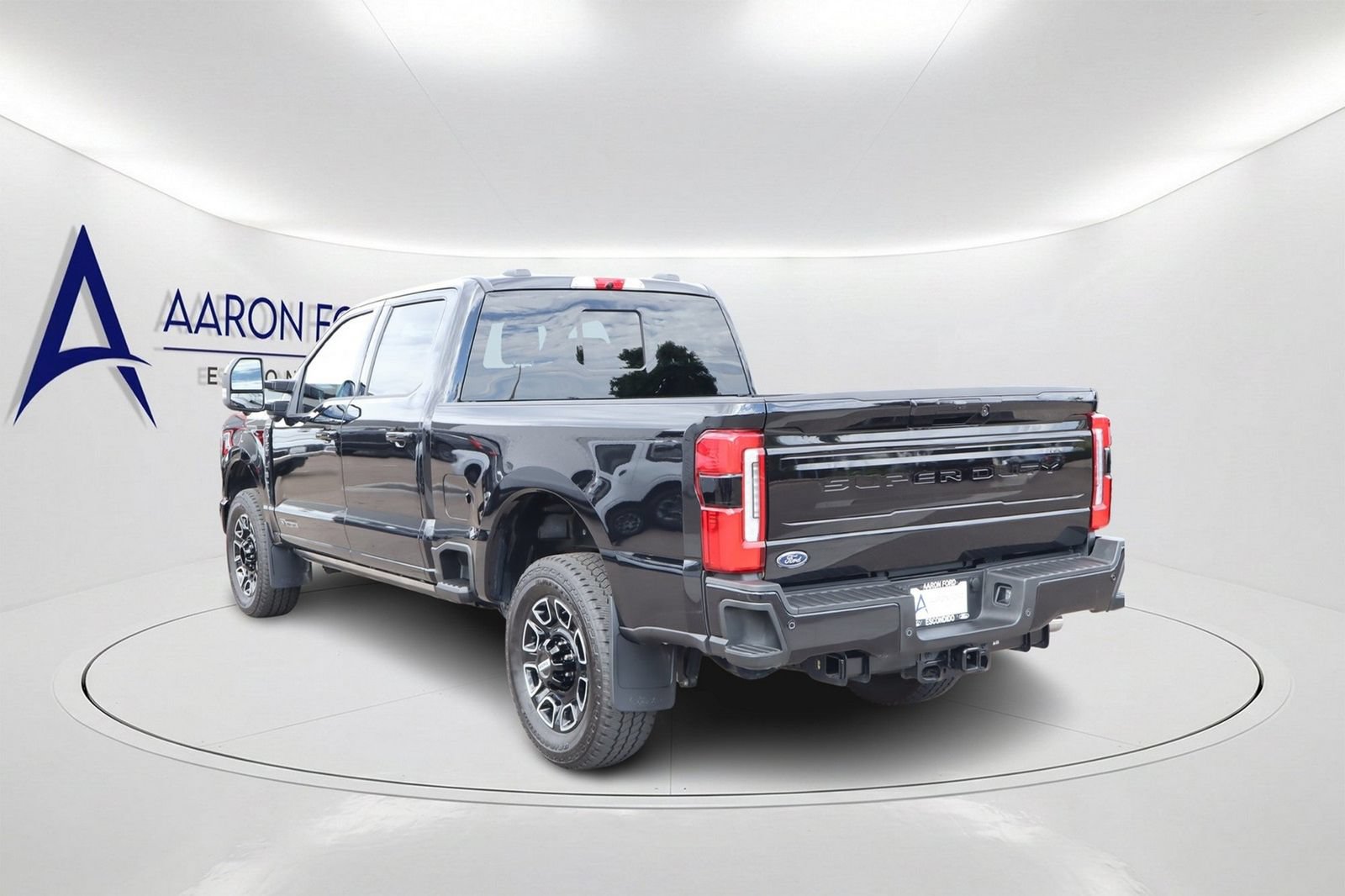 Used 2025 Ford F350 Platinum AWD/4WD image 7