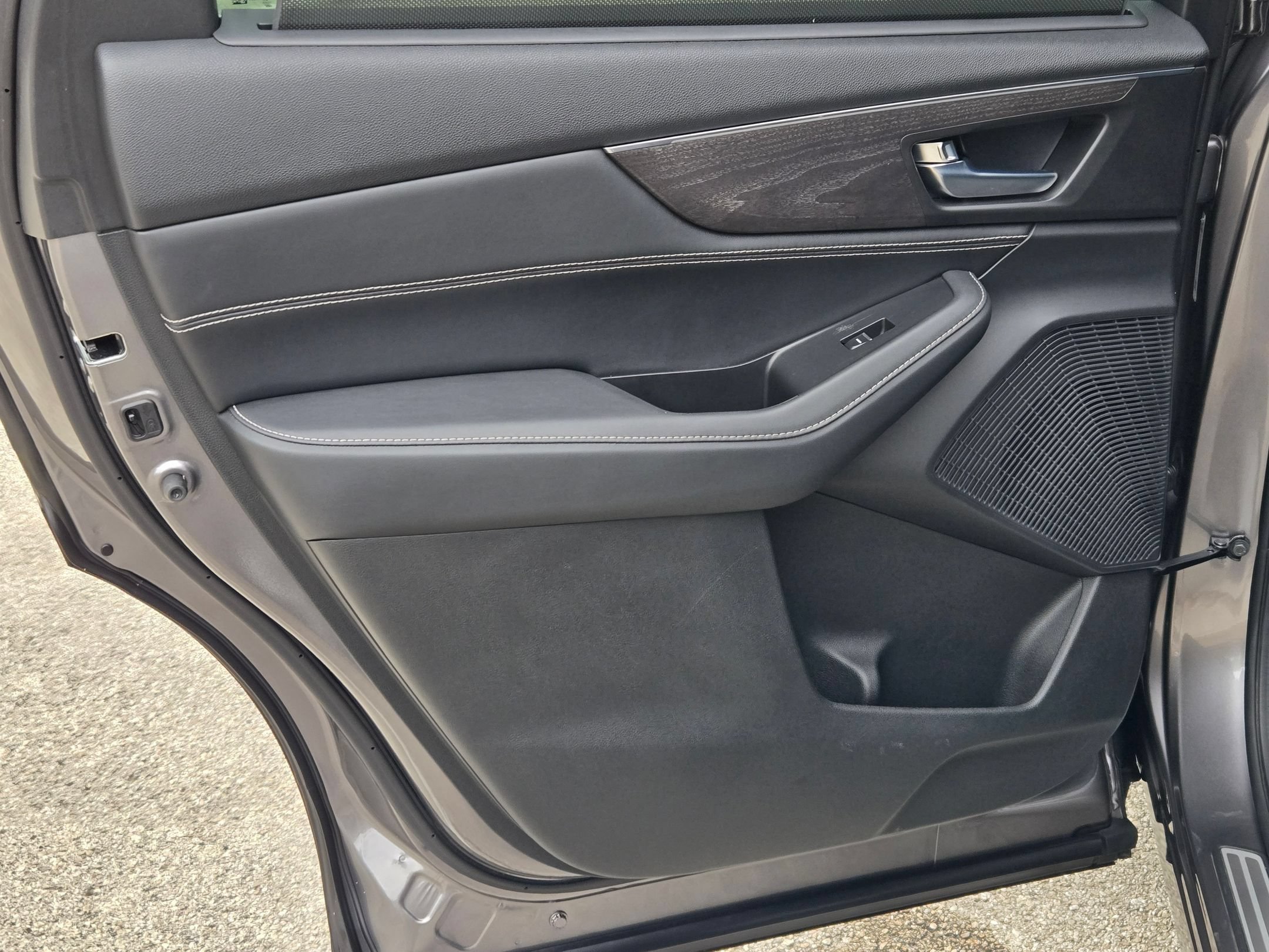 Certified 2022 Acura MDX SH-AWD w/ Advance Package image 16