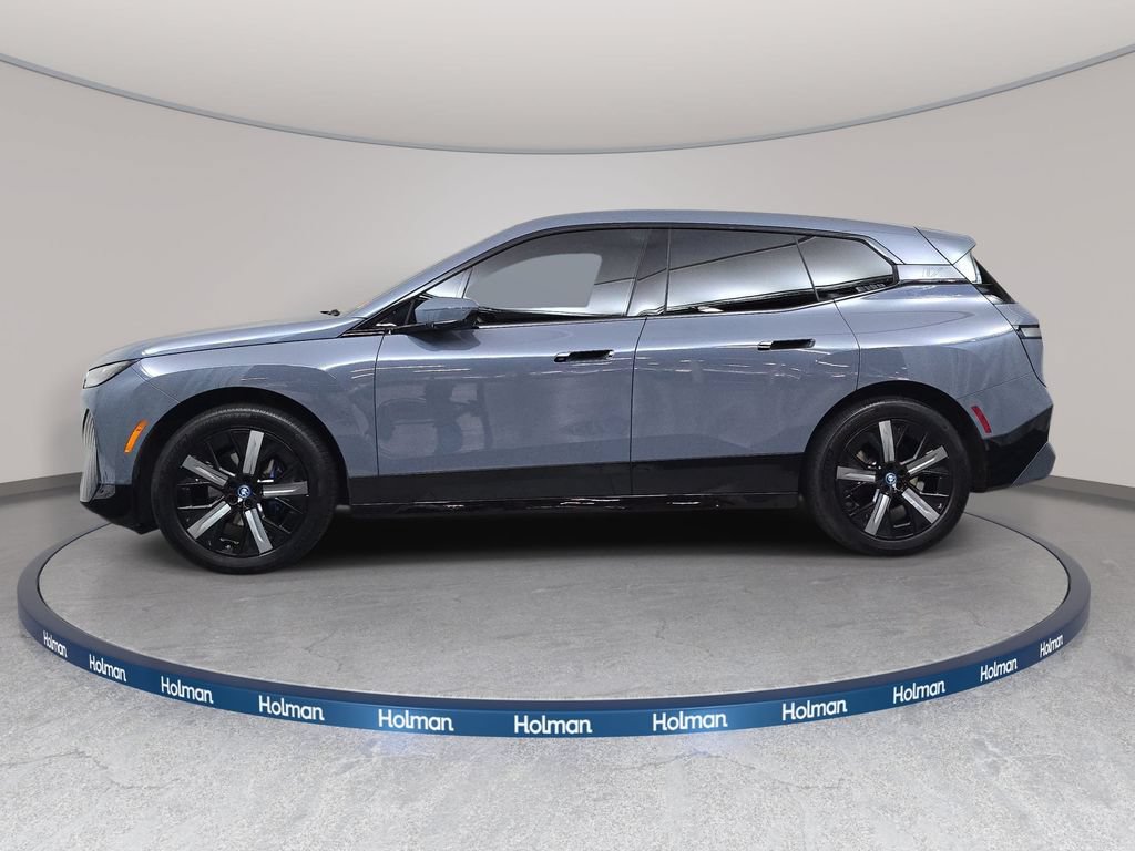 Used 2024 BMW iX xDrive50 w/ Premium Package AWD/4WD image 9