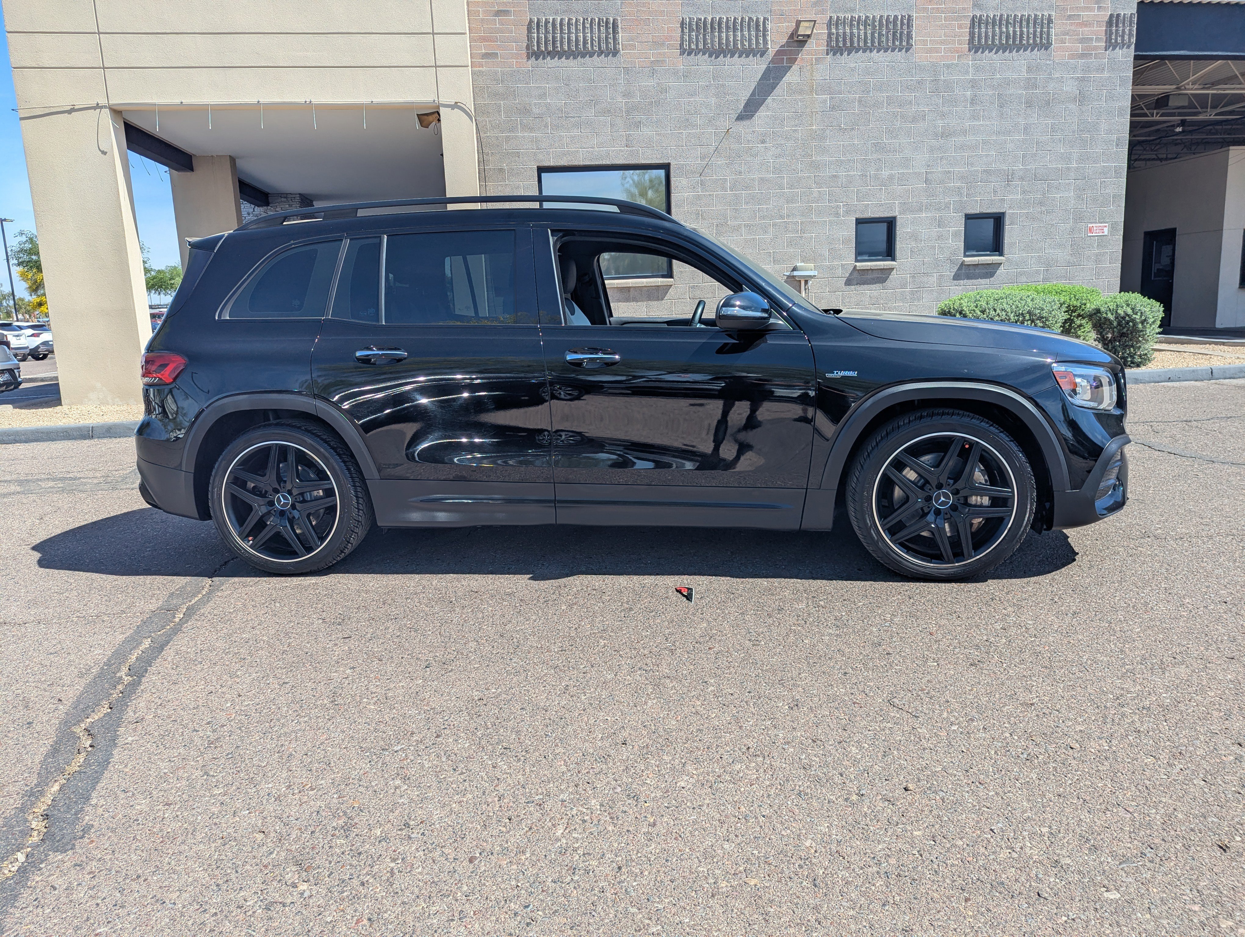 Used 2021 Mercedes-Benz GLB 35 AMG AMG GLB 35 image 2