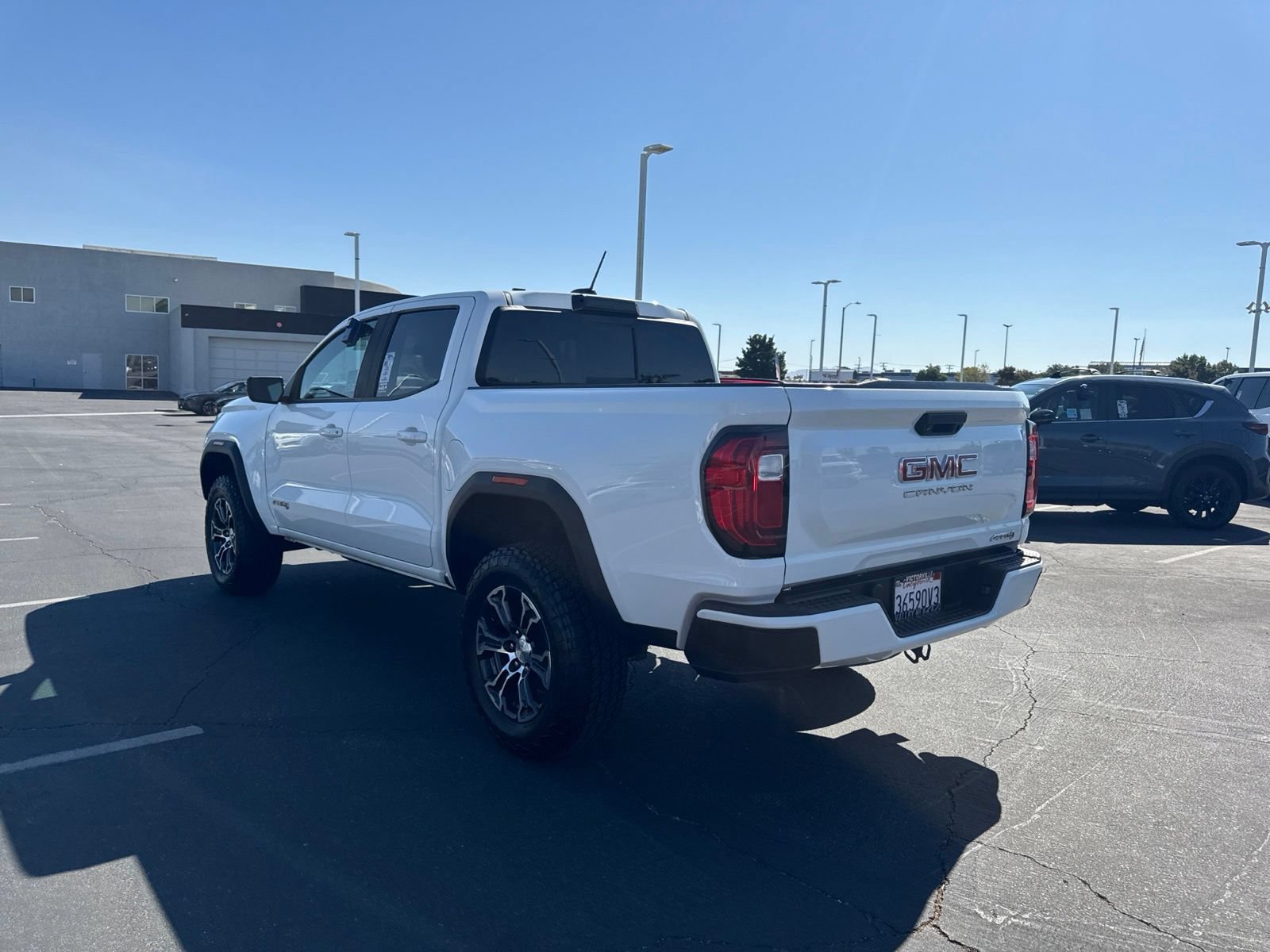 Used 2023 GMC Canyon AT4 AWD/4WD image 9