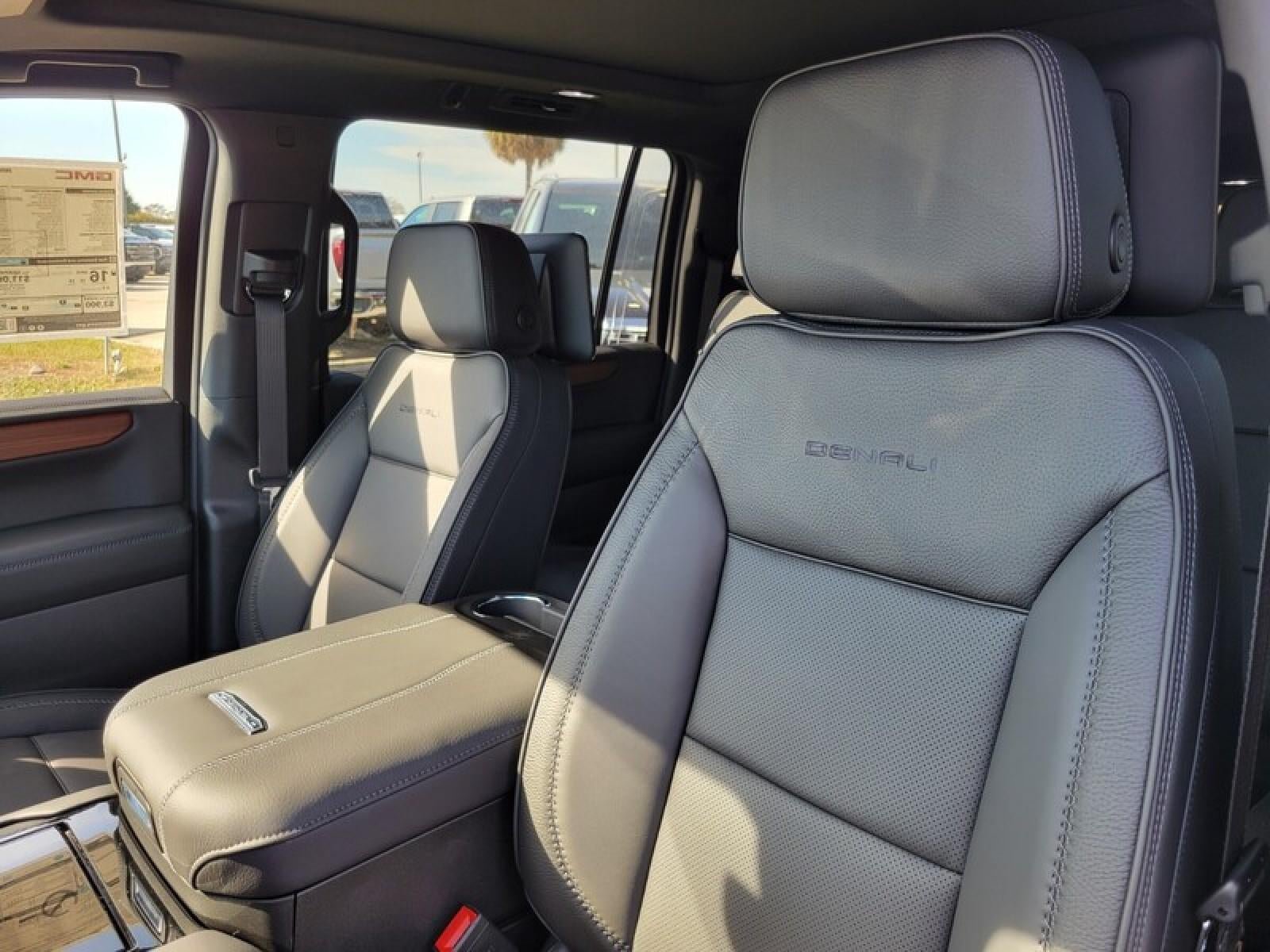 New 2026 GMC Yukon XL Denali w/ Denali Reserve Package RWD image 13