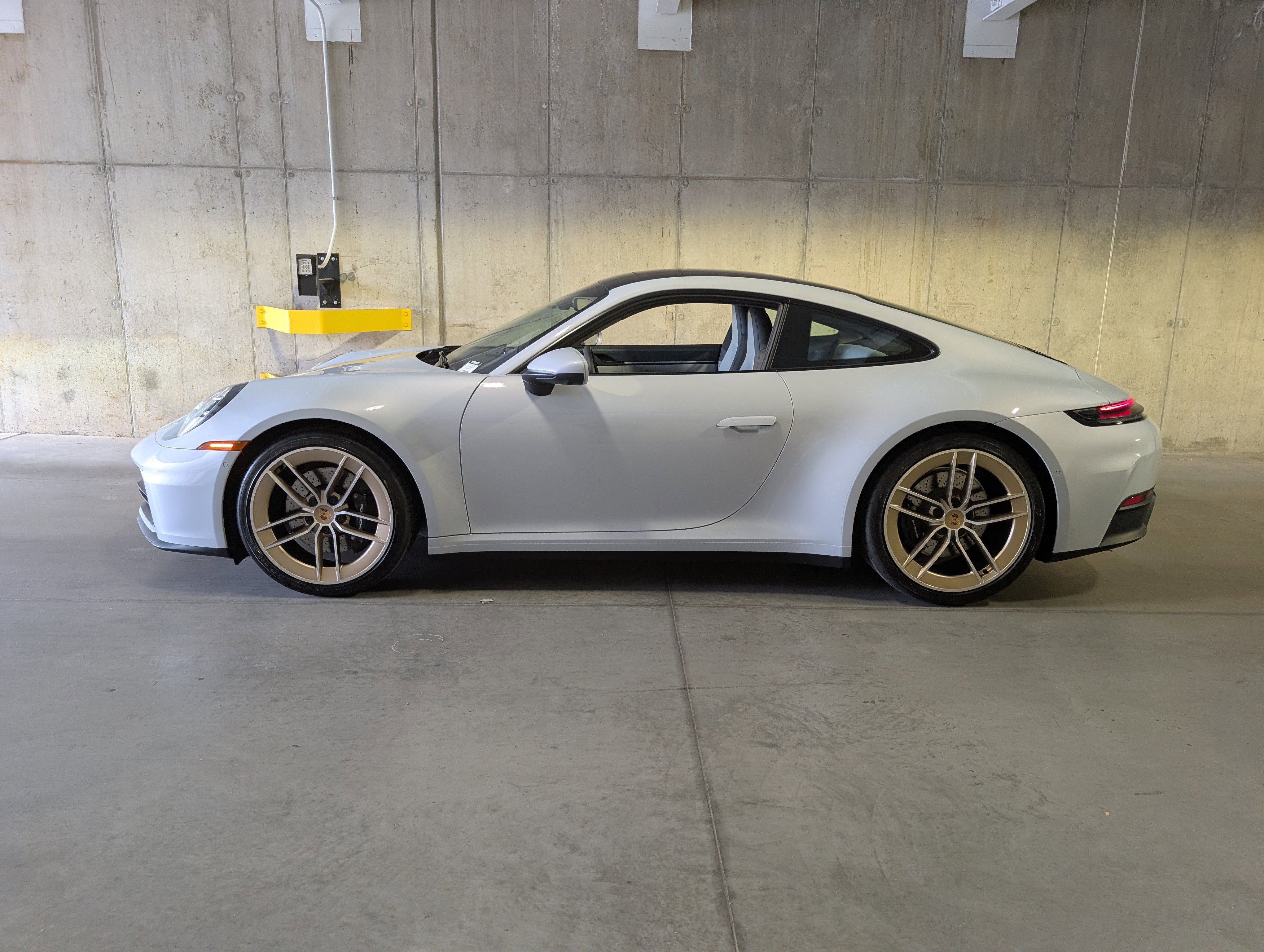 Certified 2025 Porsche 911 Carrera RWD image 2
