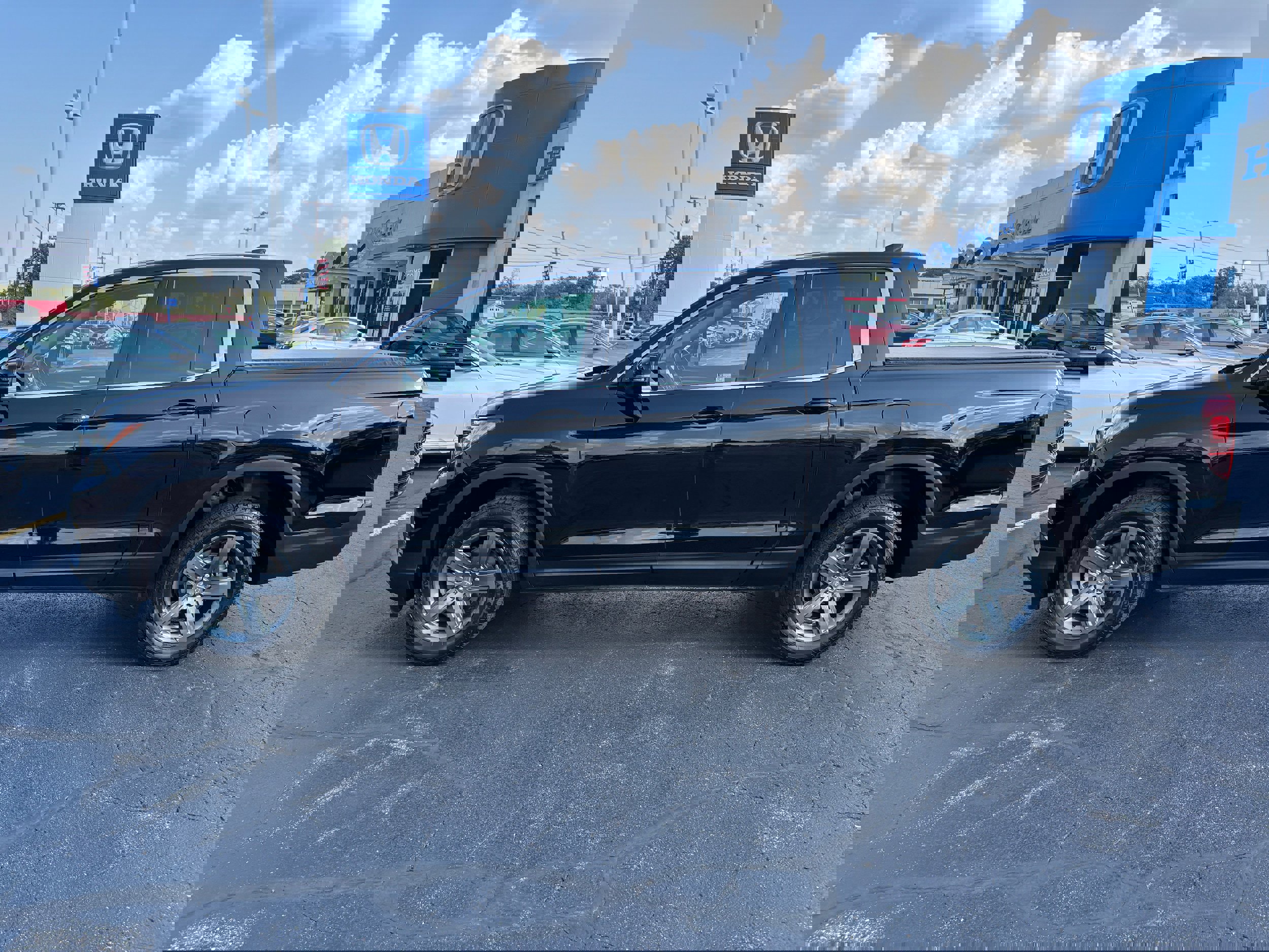 Certified 2023 Honda Ridgeline RTL image 1