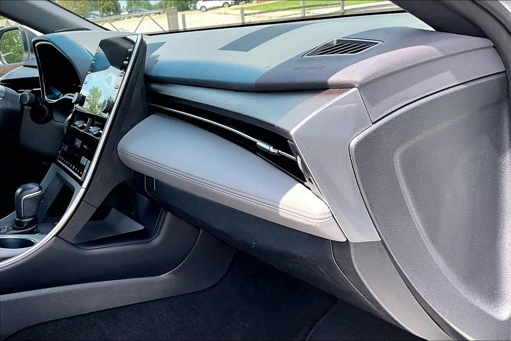 Used 2019 Toyota Avalon Limited w/ Advanced Safety Package FWD image 15