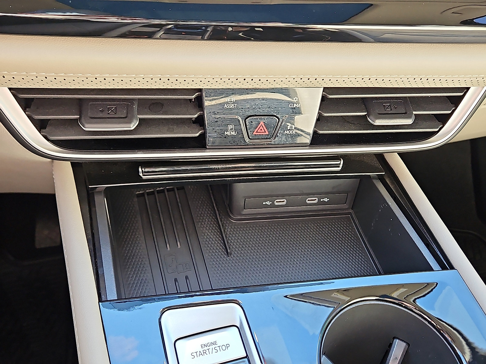 New 2025 Volkswagen Atlas SE image 16