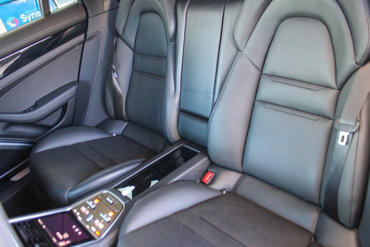 Used 2019 Porsche Panamera 4 AWD/4WD image 18