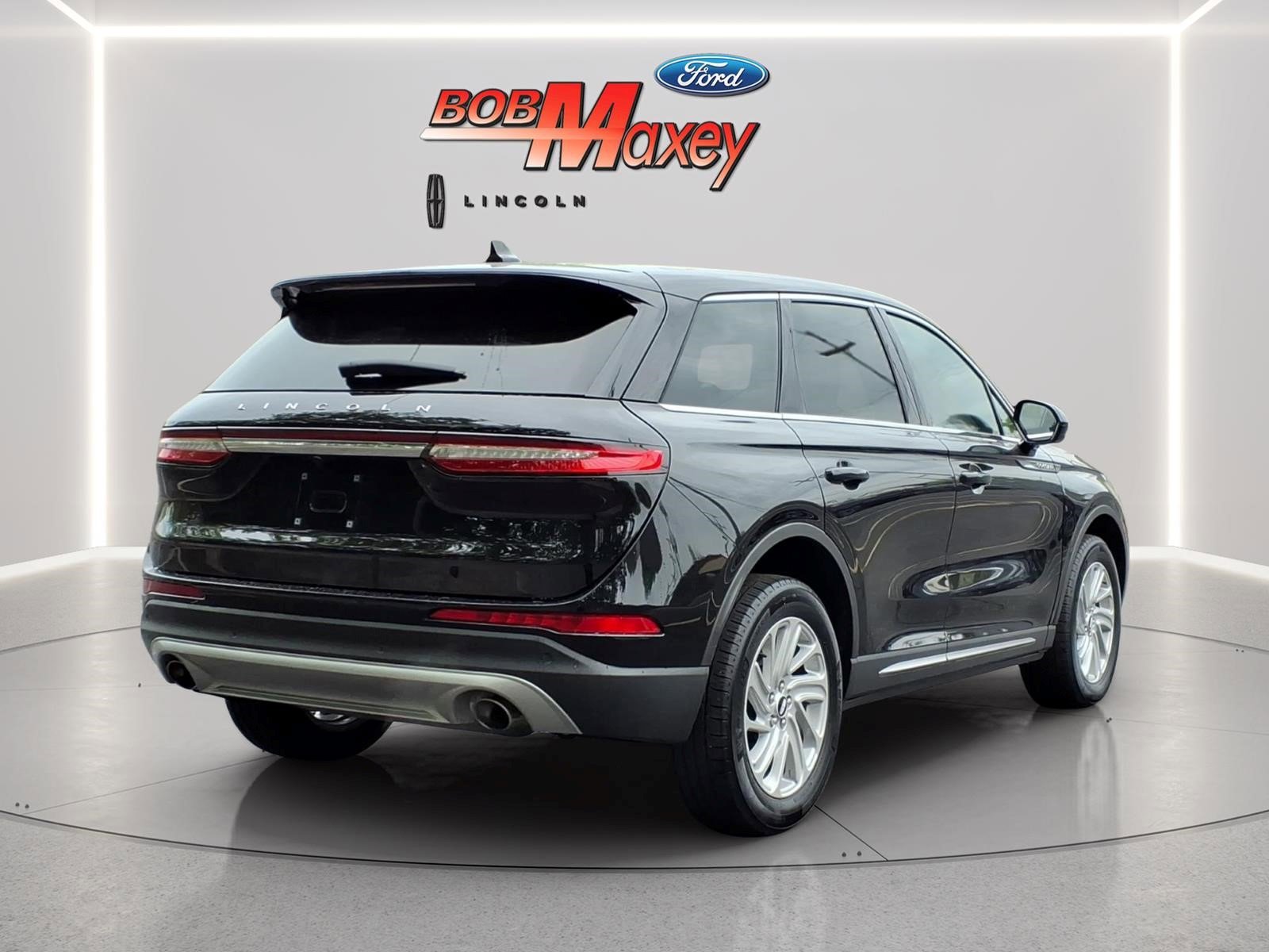 Used 2024 Lincoln Corsair FWD image 4