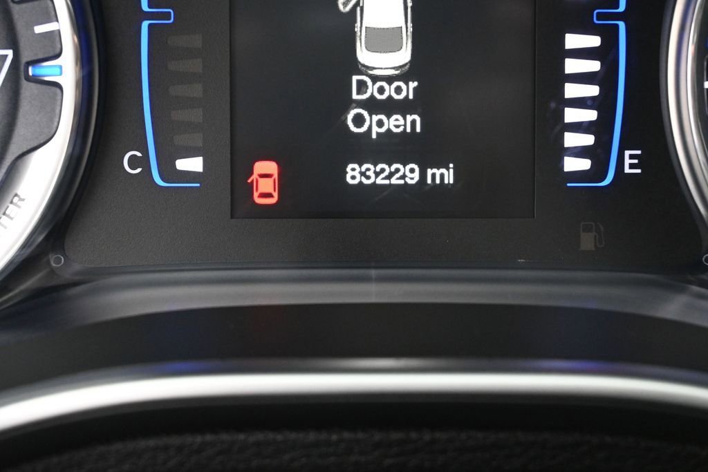 Used 2016 Chrysler 200 Limited w/ Anniversary Edition FWD image 19