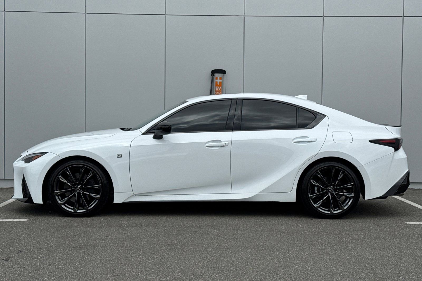 Used 2025 Lexus IS 350 F Sport image 2