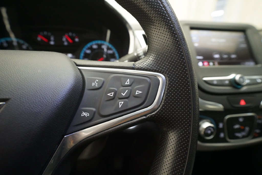 Used 2020 Chevrolet Equinox LS FWD image 18