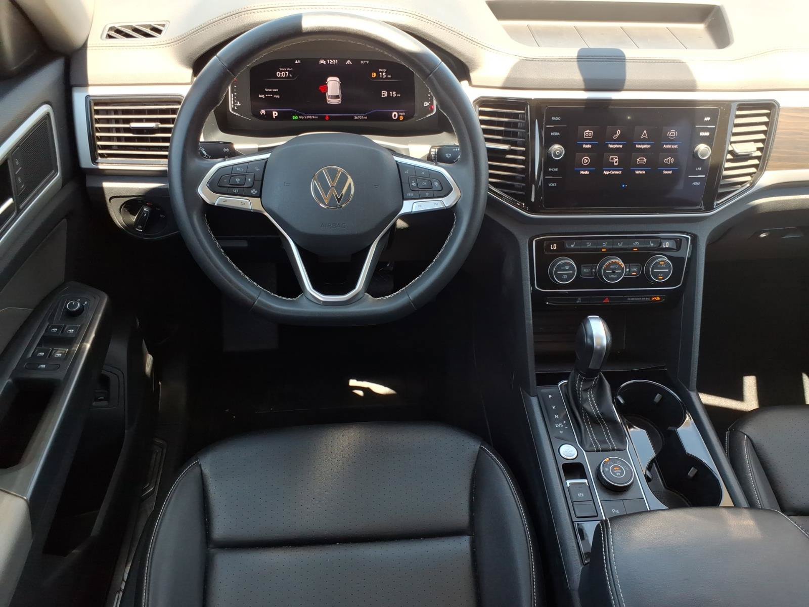 Certified 2023 Volkswagen Atlas SE w/ Panoramic Sunroof Package AWD/4WD image 25