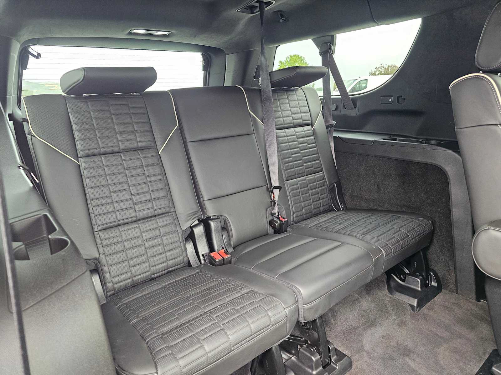 Used 2024 Cadillac Escalade ESV Premium Luxury Platinum AWD/4WD image 13