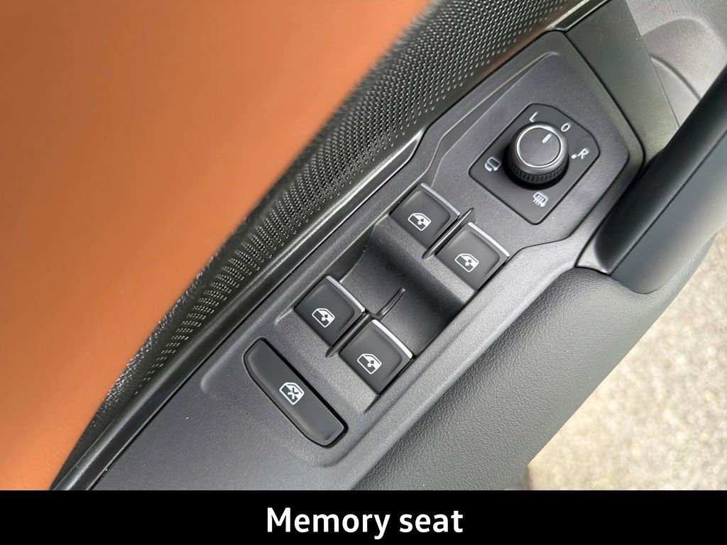 New 2026 Volkswagen Tiguan SEL R-Line image 13