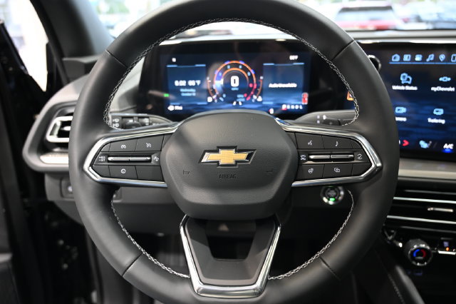 New 2027 Chevrolet Traverse LT w/ LPO, Floor Liner Package FWD image 23