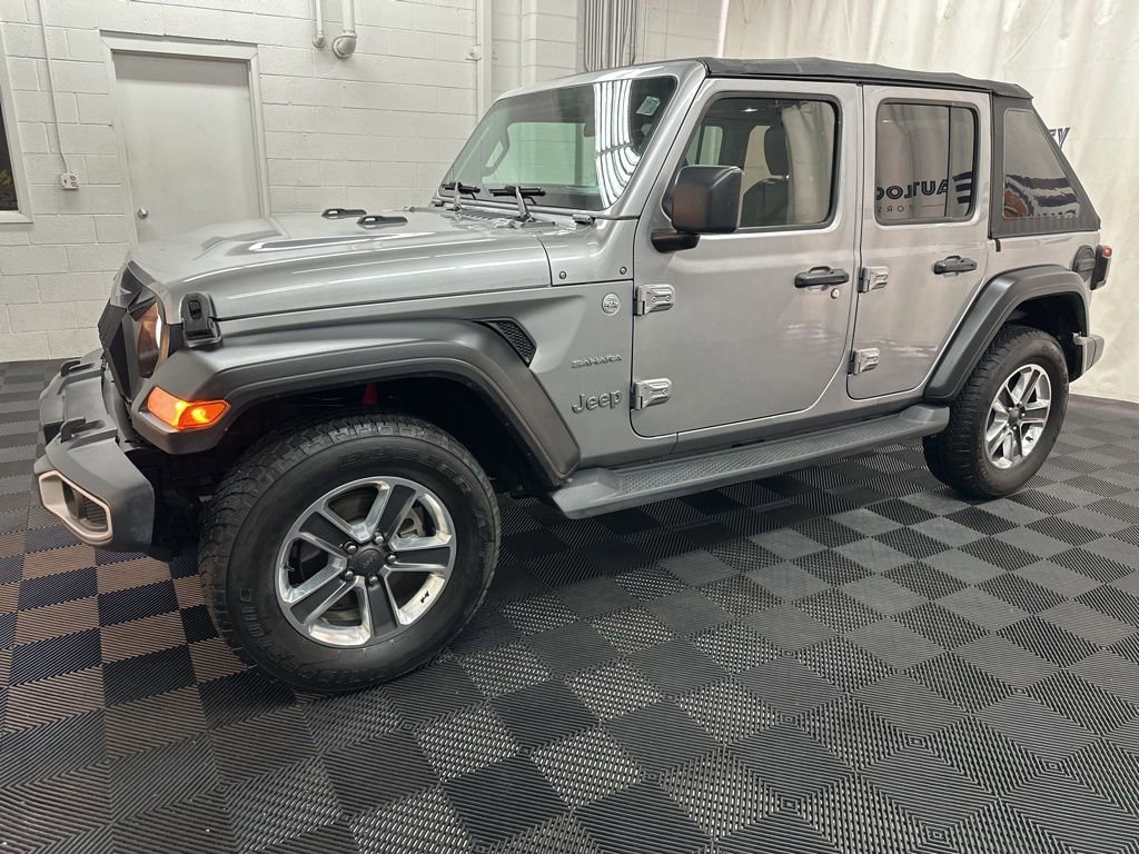 Used 2018 Jeep Wrangler Unlimited Sahara AWD/4WD image 5