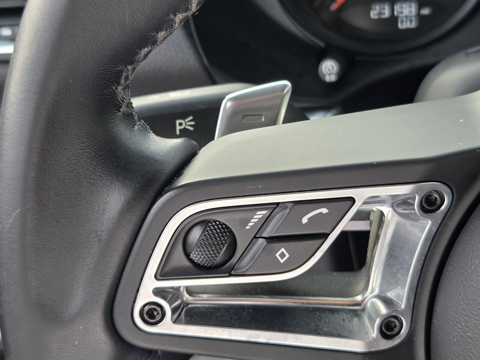 Used 2021 Porsche 718 Boxster image 21