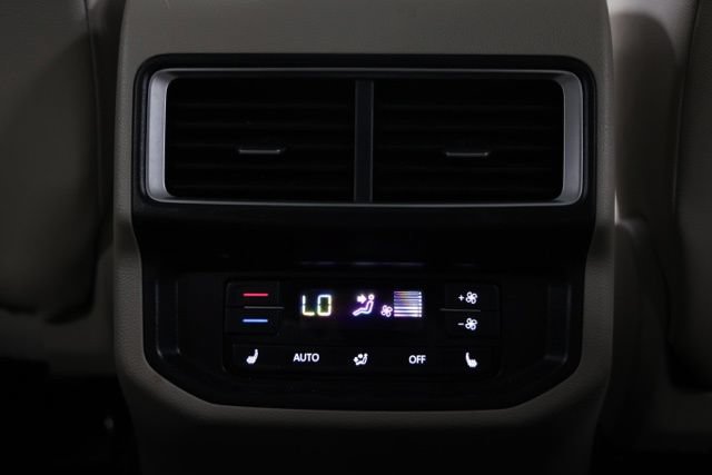 Used 2025 Volkswagen Atlas SEL AWD/4WD image 39