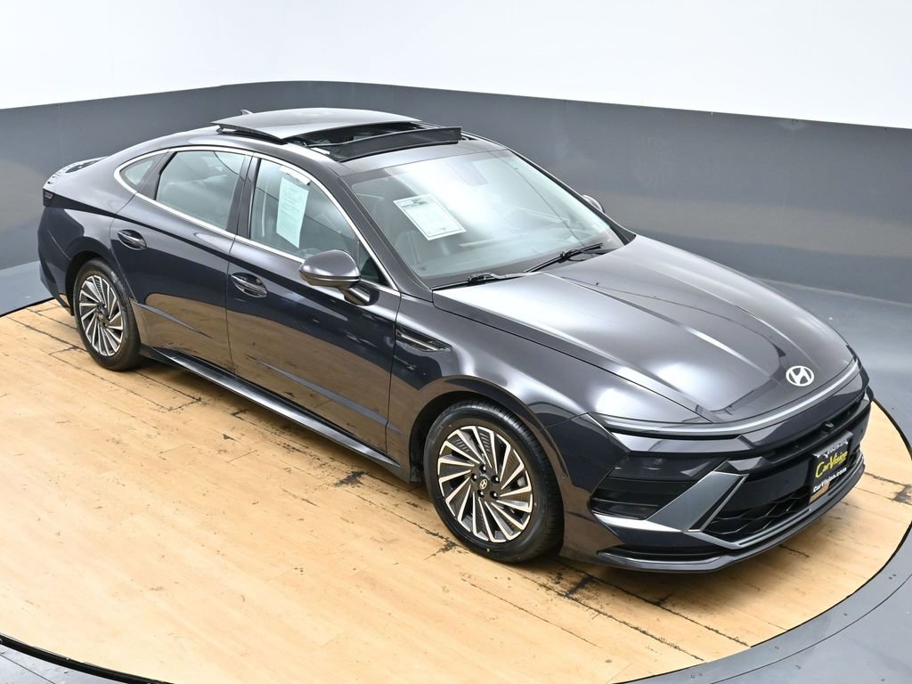 Used 2025 Hyundai Sonata Limited FWD image 46