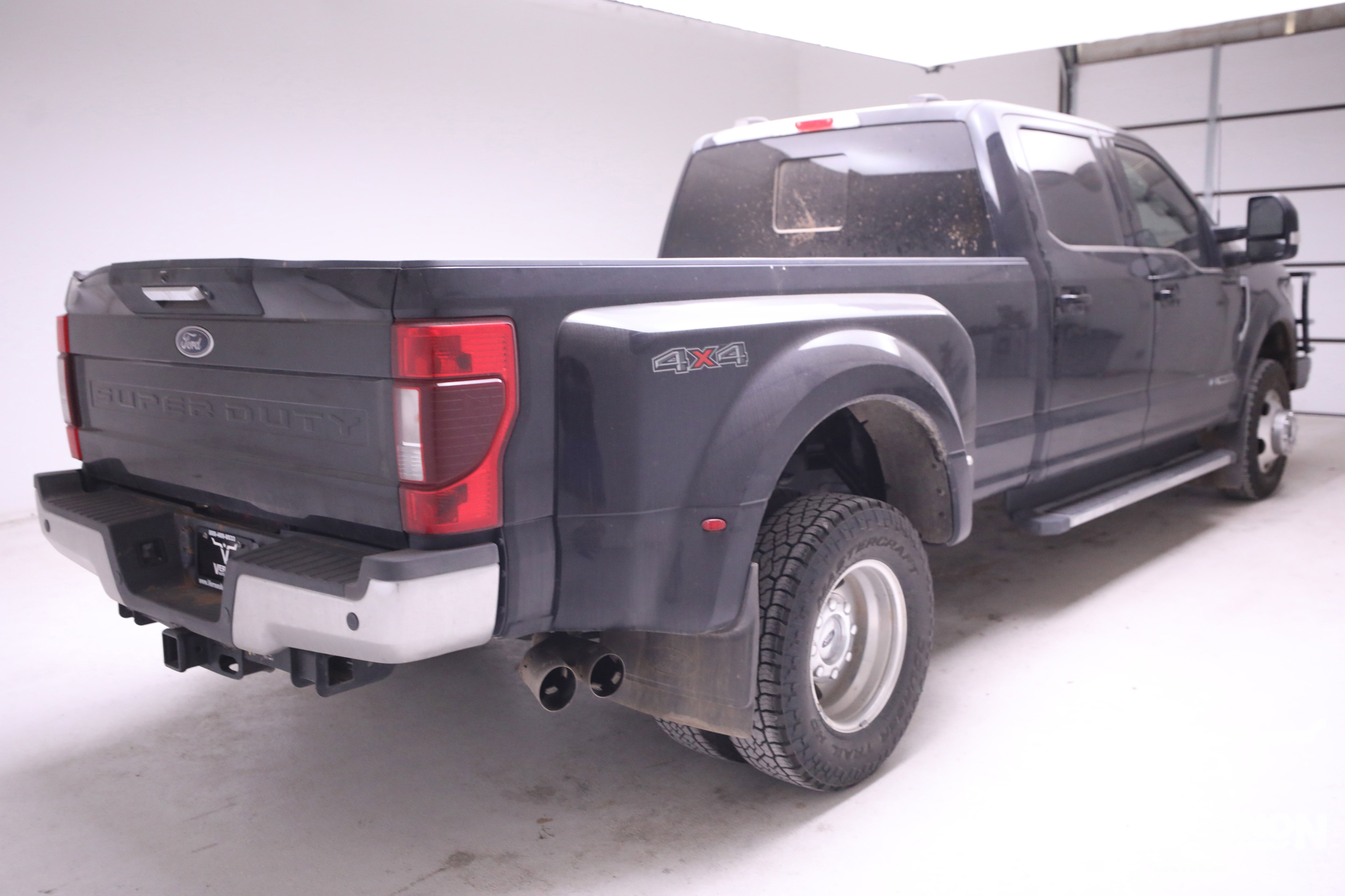 Used 2022 Ford F350 Lariat w/ Lariat Value Package image 4