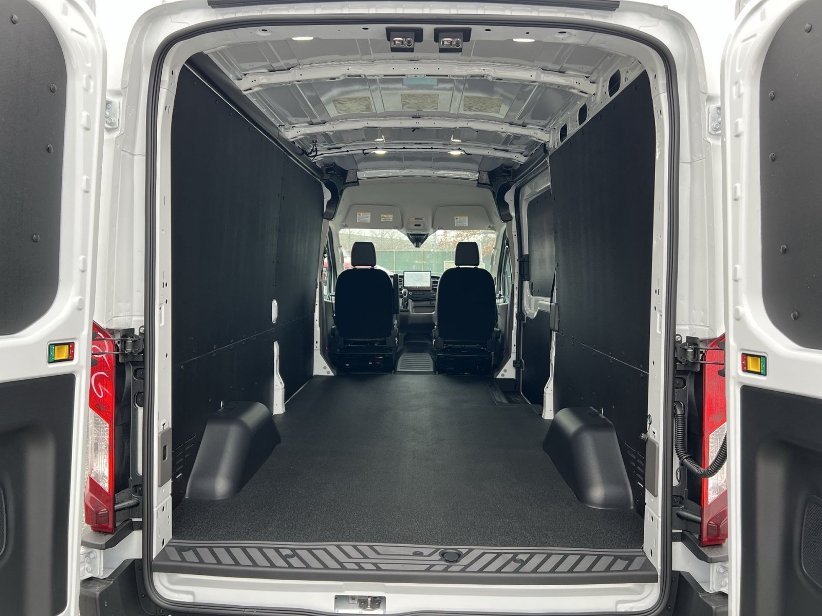 New 2026 Ford Transit 250 148 Medium Roof w/ Load Area Protection Package RWD image 28