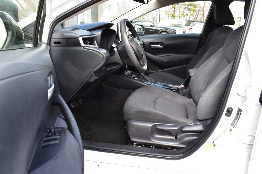 Used 2021 Toyota Corolla LE image 13