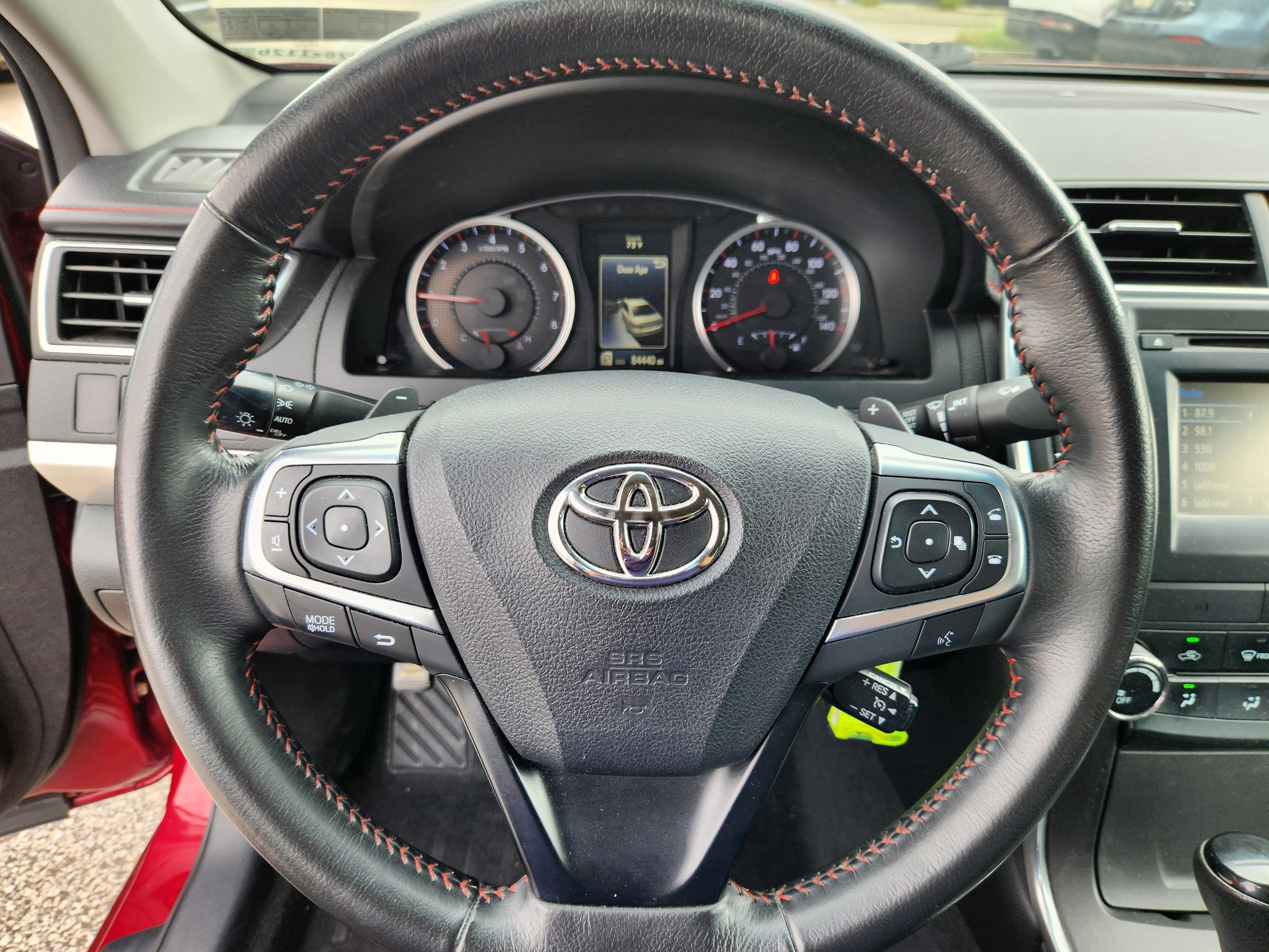 Used 2016 Toyota Camry SE FWD image 9