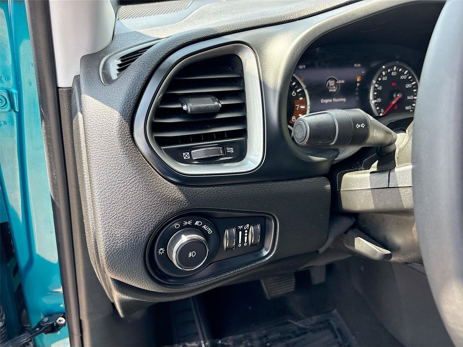 Used 2022 Jeep Renegade Latitude AWD/4WD image 10