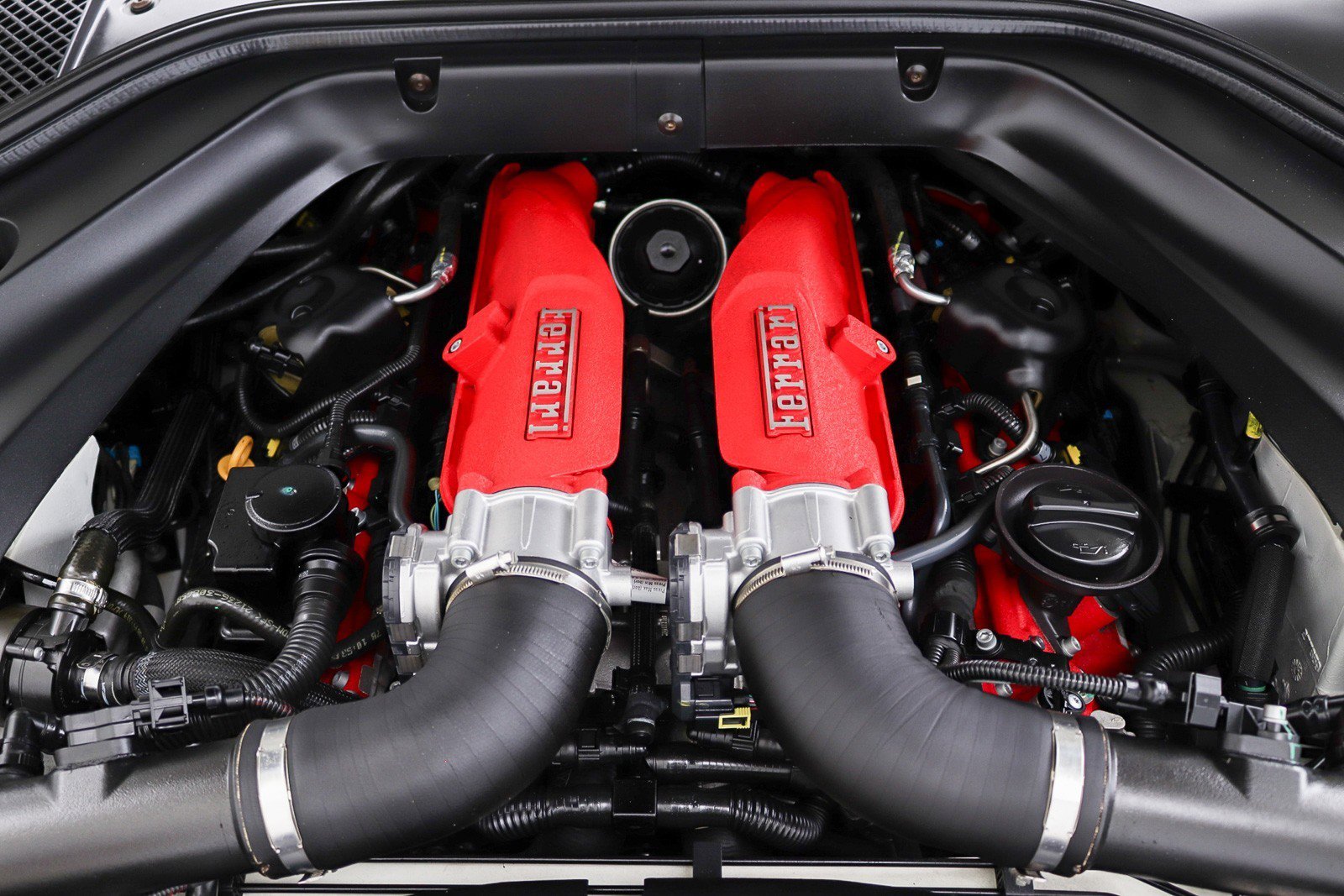 Used 2017 Ferrari California T RWD image 50