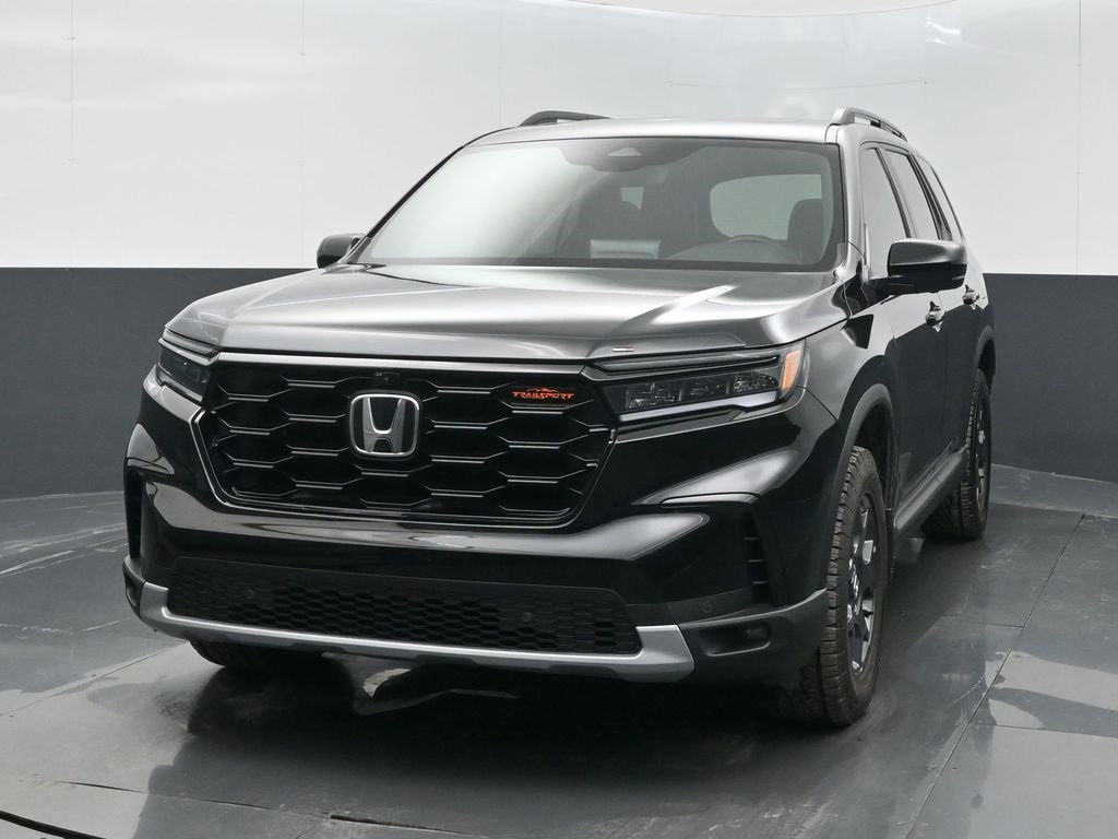Used 2025 Honda Pilot TrailSport image 7