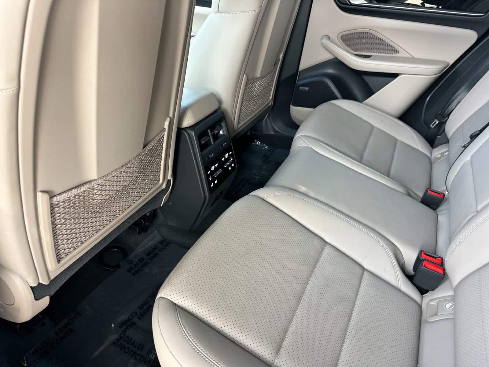 Certified 2025 Porsche Macan 4S Electric AWD/4WD image 13