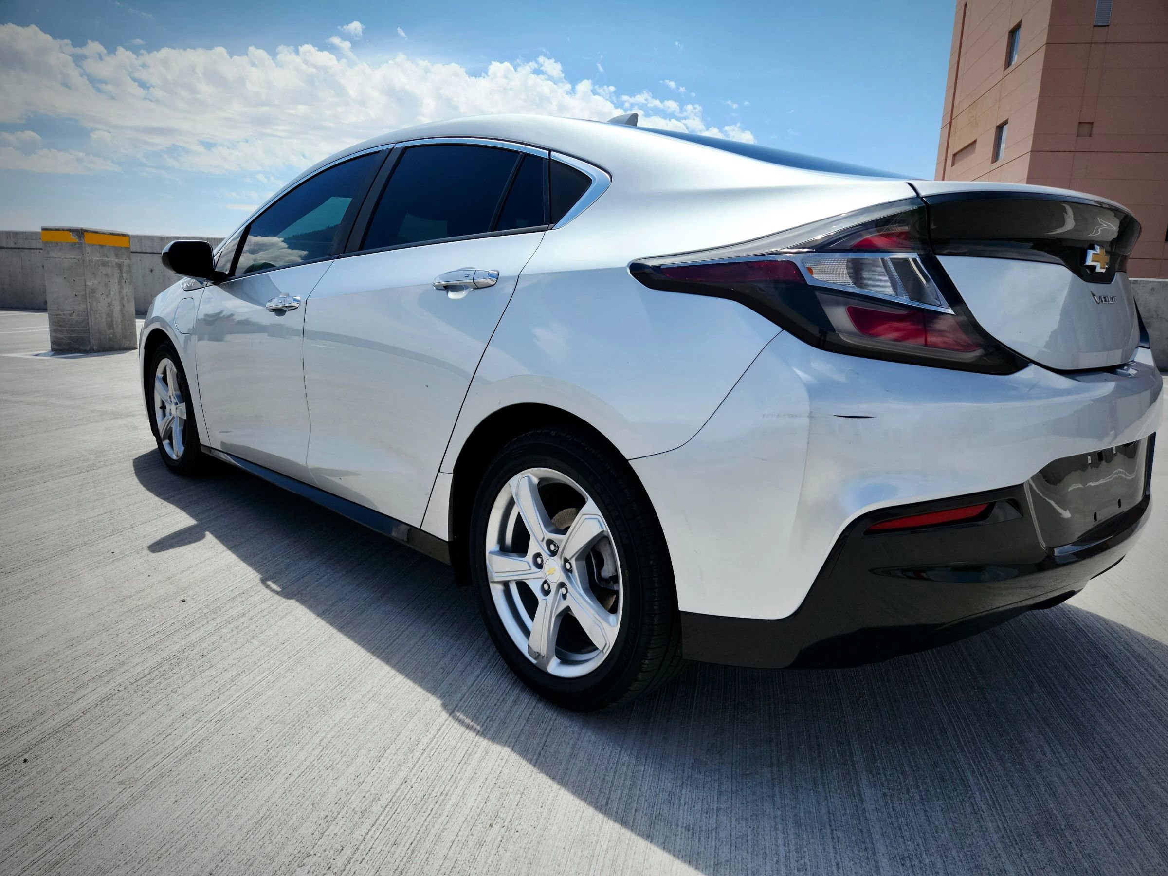 Used 2017 Chevrolet Volt LT FWD image 7
