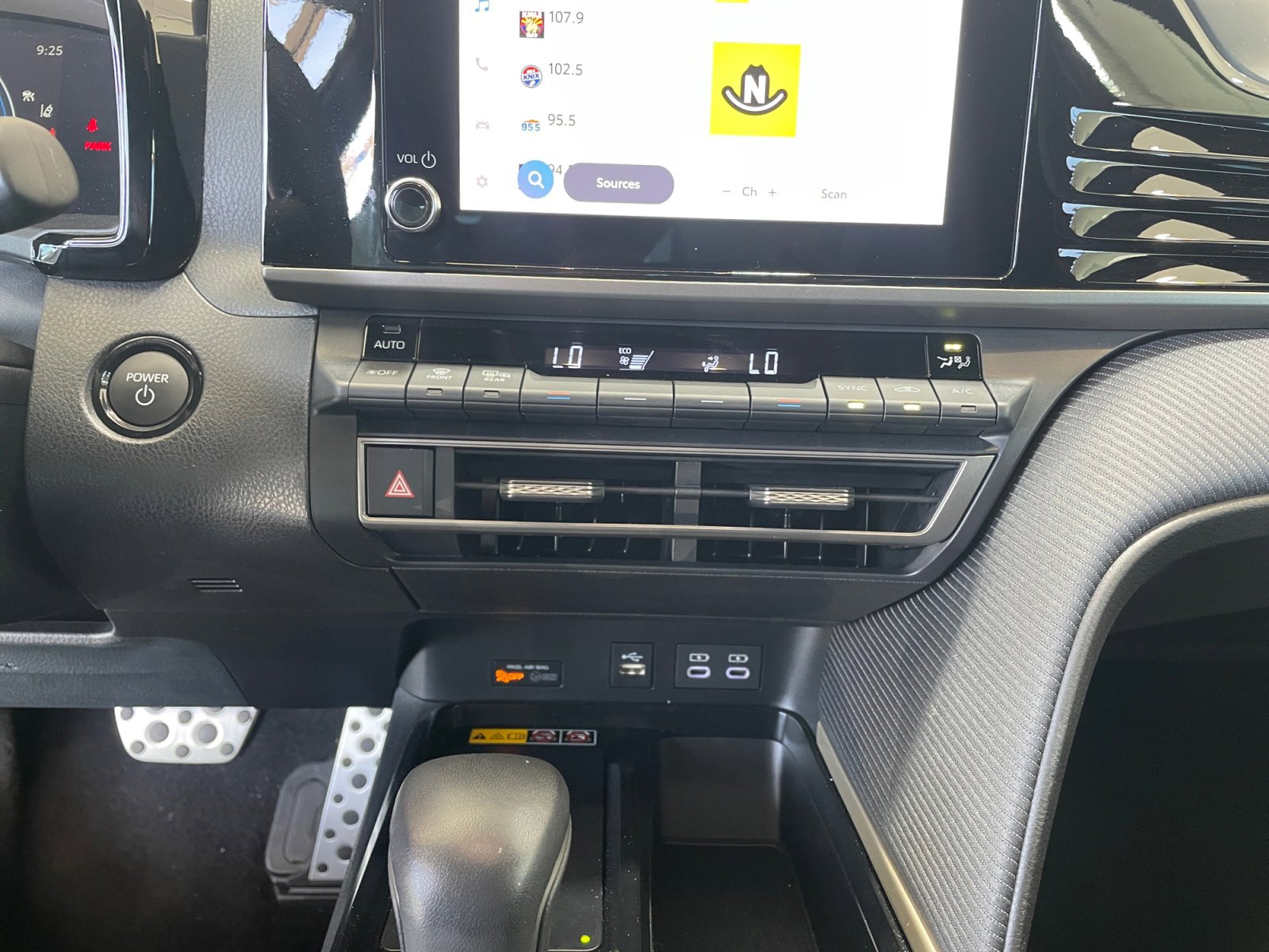 Used 2026 Toyota Camry SE w/ Convenience Package FWD image 11