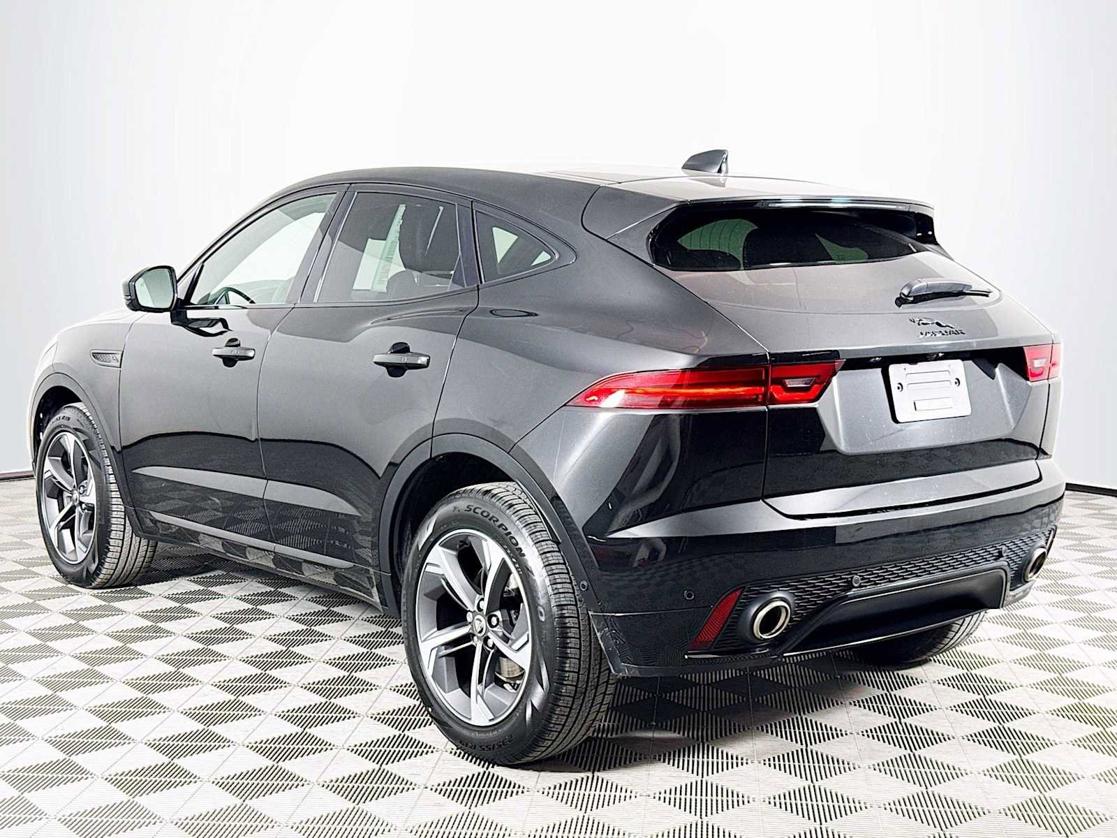 Used 2024 Jaguar E-PACE R-Dynamic SE image 7