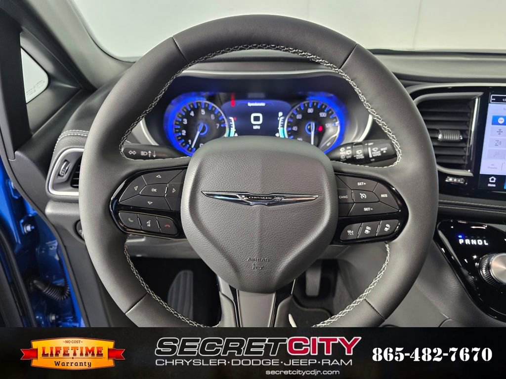 New 2026 Chrysler Pacifica Select w/ S Appearance Package image 16