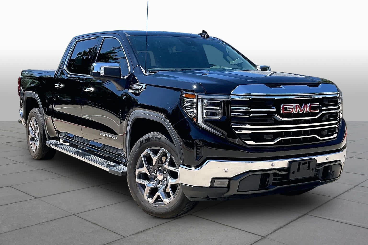 Used 2026 GMC Sierra 1500 SLT AWD/4WD image 2