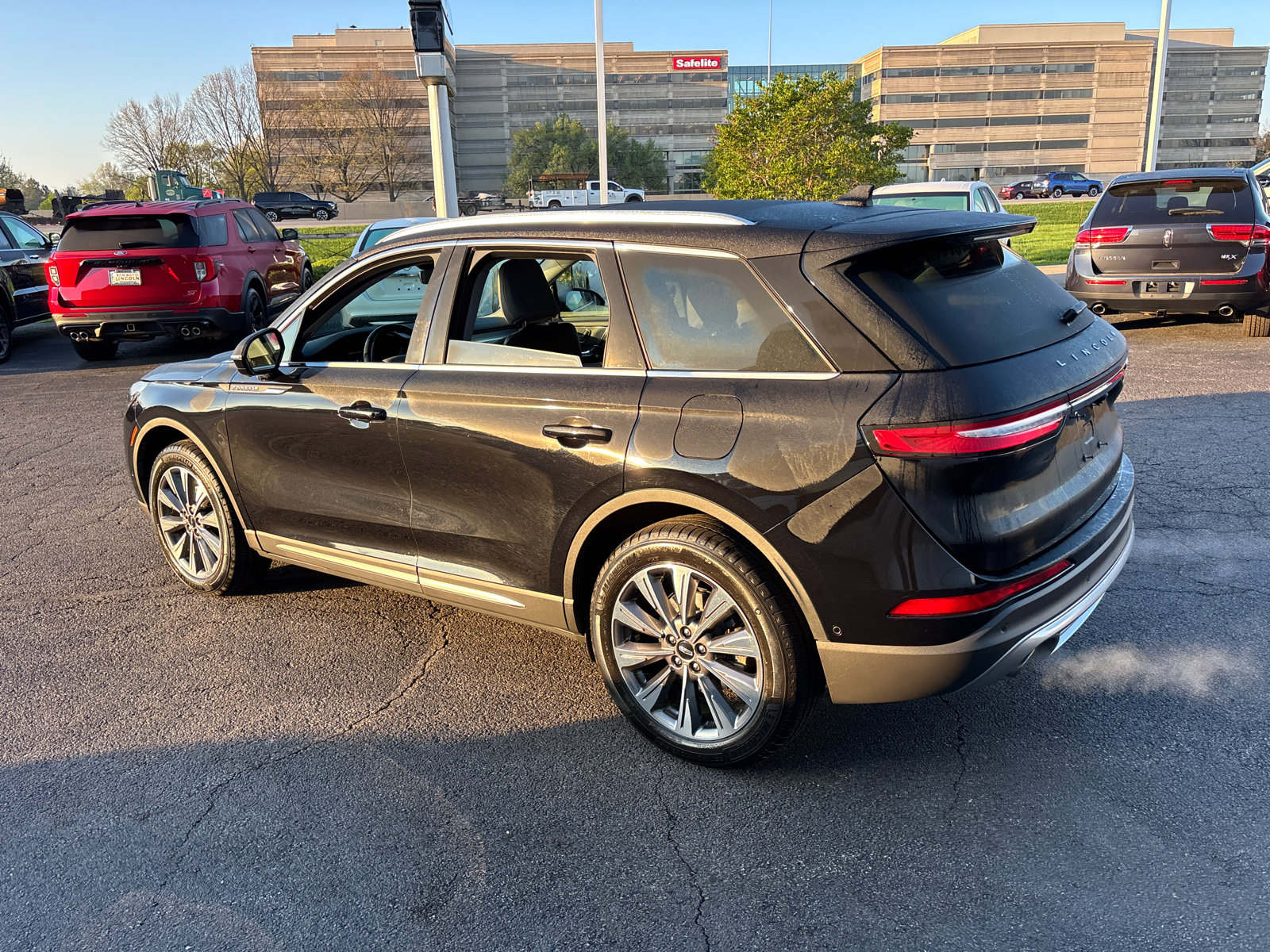 Certified 2022 Lincoln Corsair Reserve w/ Equipment Group 201A AWD/4WD image 5