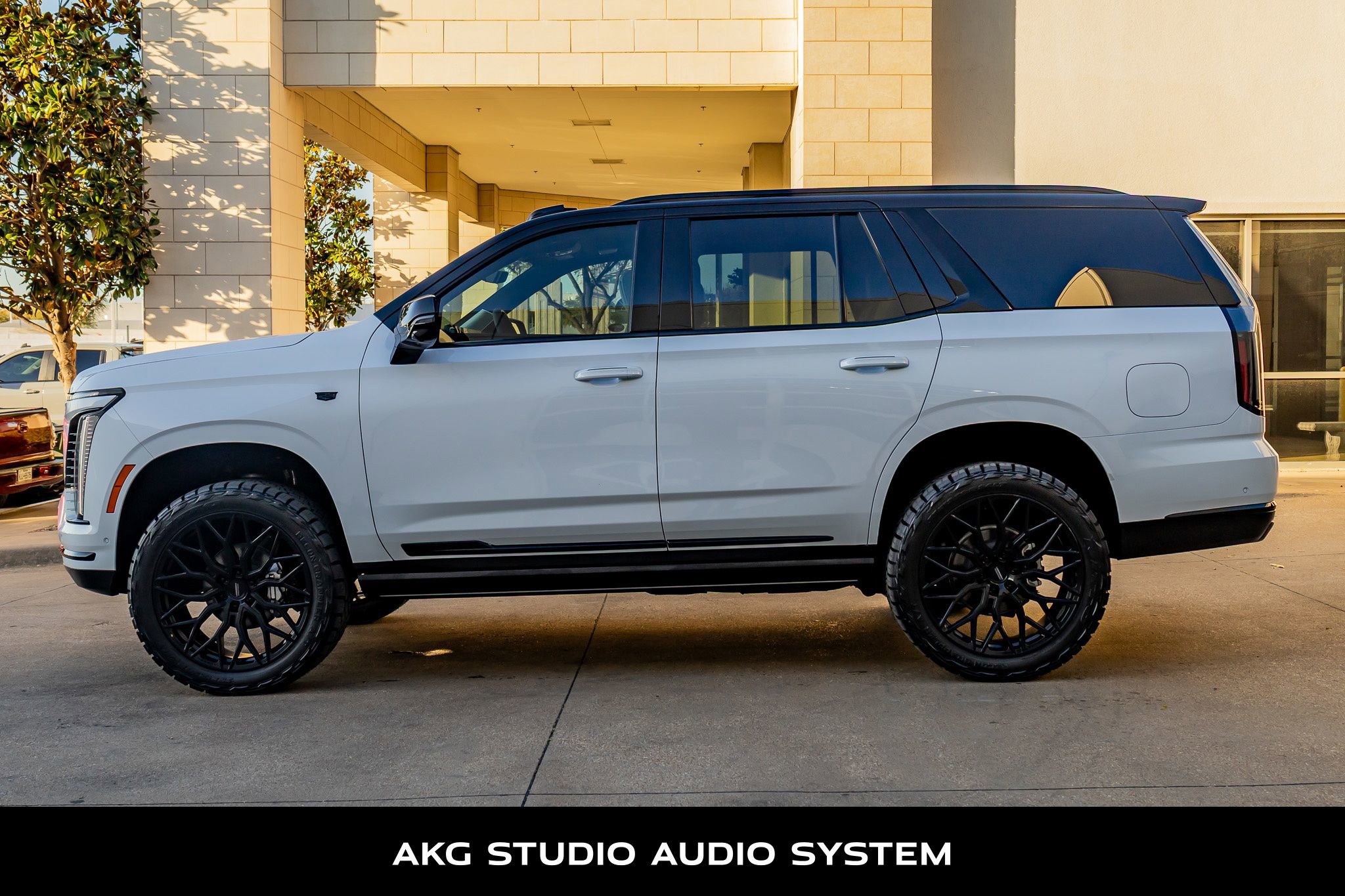 Used 2026 Cadillac Escalade Platinum Sport w/ LPO, ONYX Package image 6