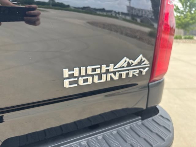 Used 2022 Chevrolet Silverado 3500 High Country w/ Z71 Off-Road Package AWD/4WD image 34