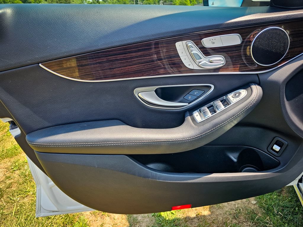 Used 2017 Mercedes-Benz C 300 4MATIC Sedan image 9