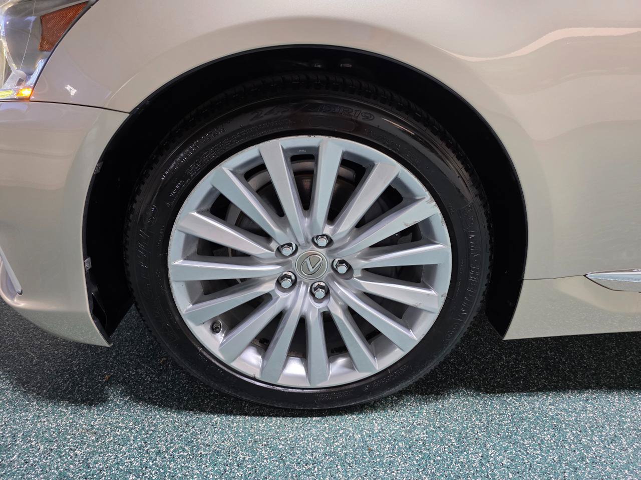 Used 2013 Lexus LS 460 w/ Comfort Pkg RWD image 12