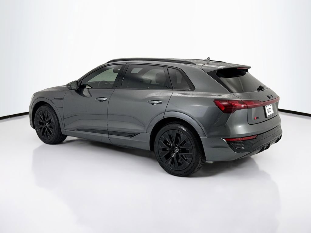 Used 2024 Audi Q8 e-tron Prestige image 7