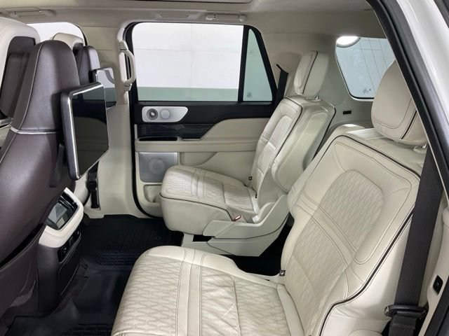 Used 2022 Lincoln Navigator L Black Label AWD/4WD image 31