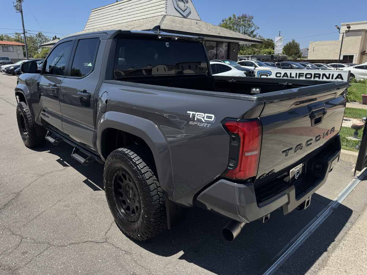 Used 2024 Toyota Tacoma TRD Sport AWD/4WD image 3
