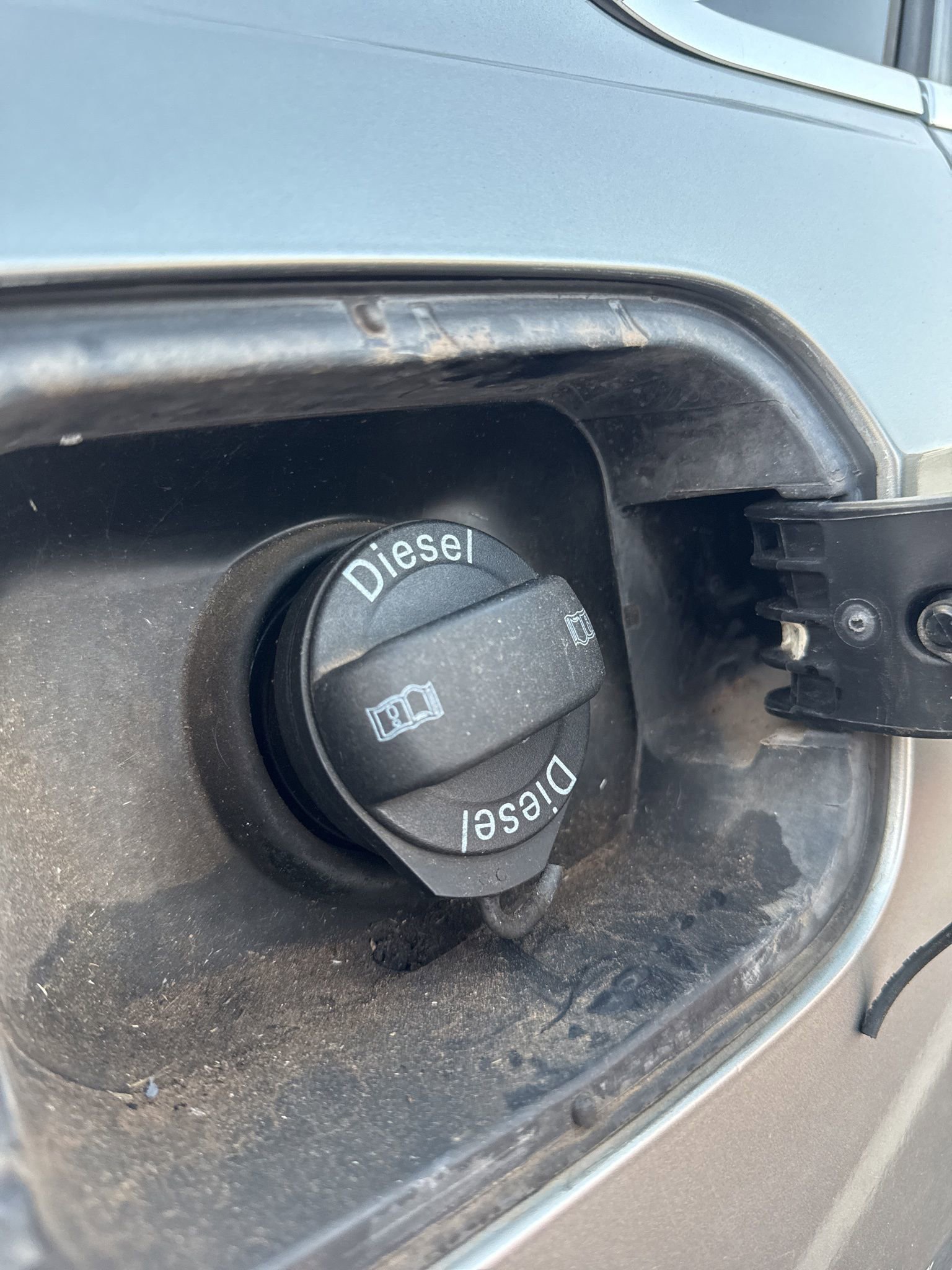 Used 2013 Volkswagen Passat TDI SE image 8