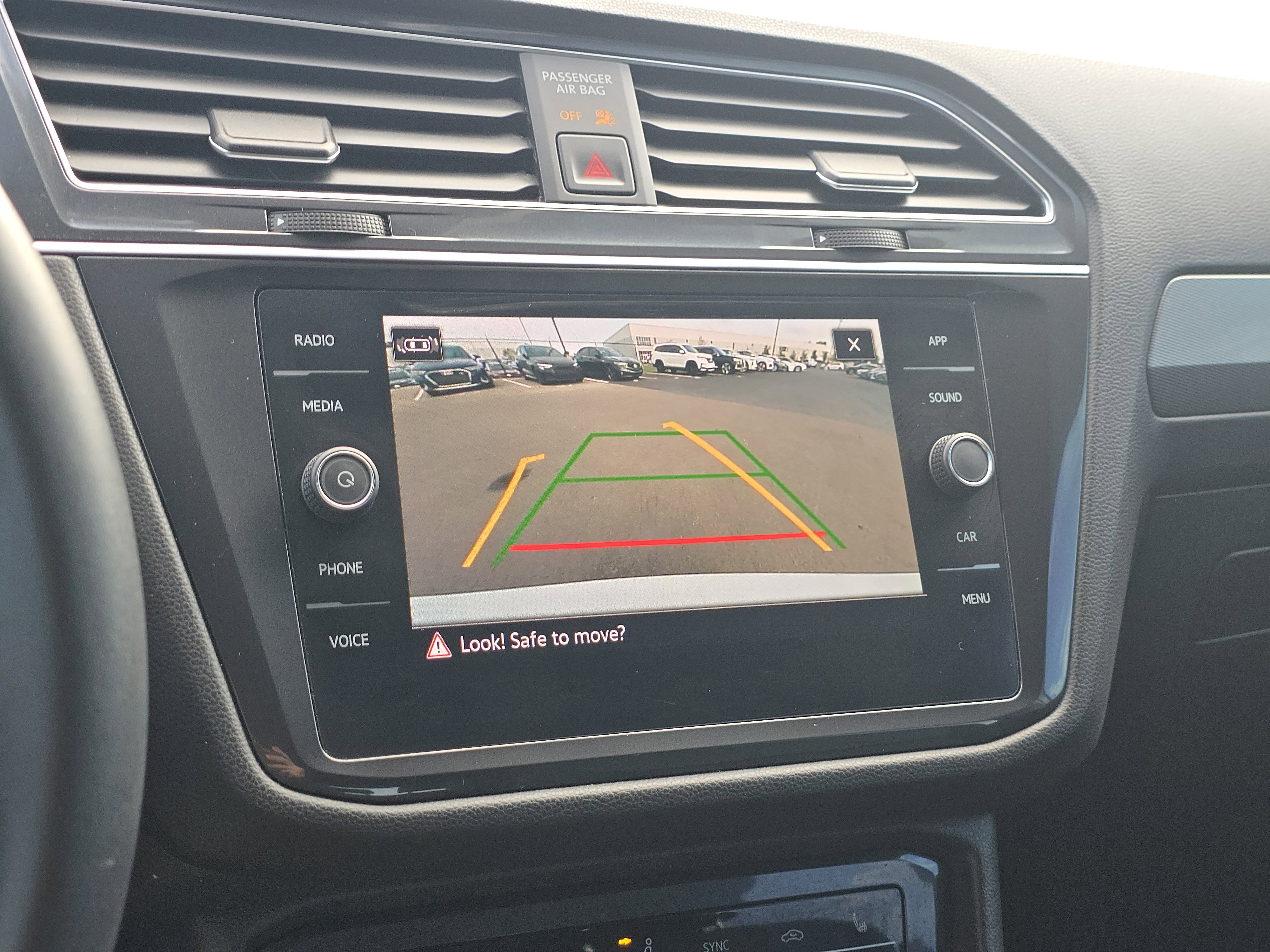 Used 2022 Volkswagen Tiguan SE image 23