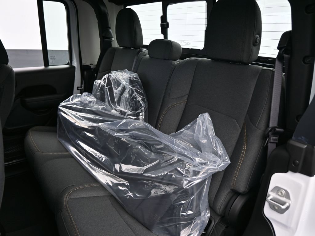 Used 2025 Jeep Gladiator Sport image 29