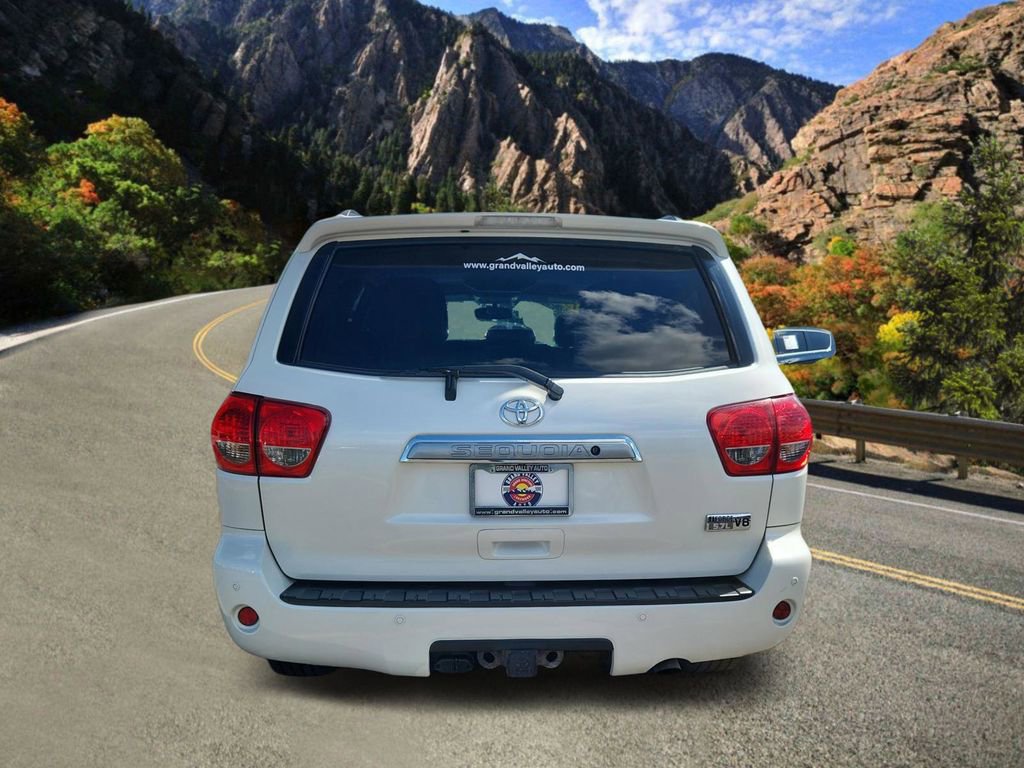 Used 2013 Toyota Sequoia Platinum AWD/4WD image 4